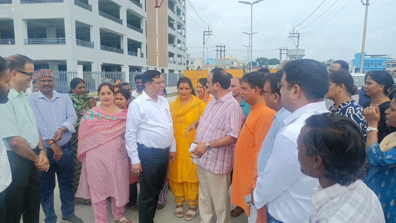 MLA Vinod Chamoli and MDDA Vice Chairman Banshidhar Tiwari Inspect Development Works at Aadhat Market