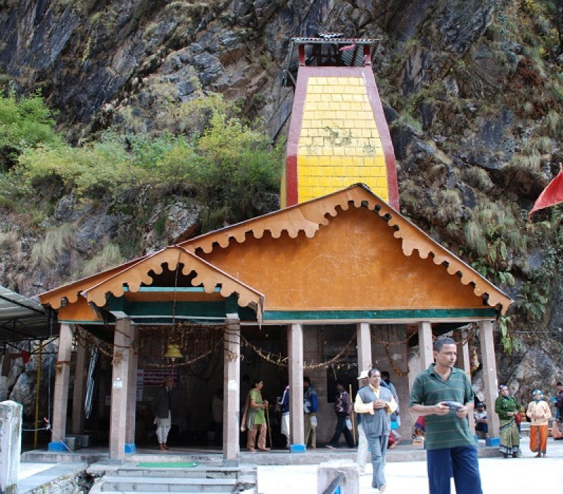 Rain, Hail, and Snow Mark Onset of Winter in Uttarakhand; Yamunotri and Badrinath Experience Sharp Weather Shift